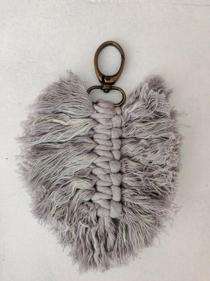 Open image in slideshow, Macramé feather keyring
